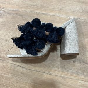 Pom Pom Sandal